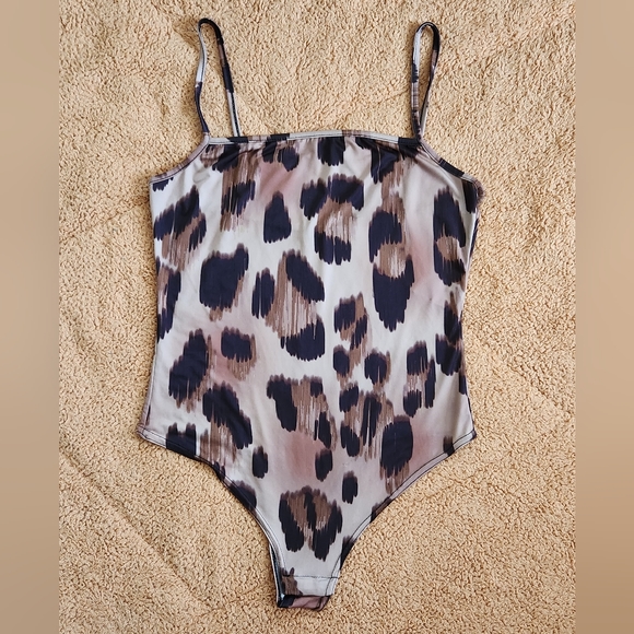 PRETTY LITTLE THINGS Animal Print Bodysuit Size 8 - Picture 6 of 6
